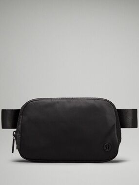 Lululemon Everywhere Belt Bag 1L Black Like New